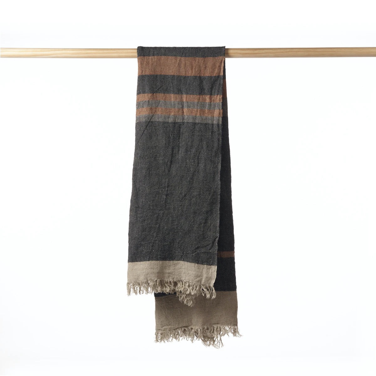 ''Black Stripe' - hør 110X180cm' - Badehåndklæder by Rune-Jakobsen Design